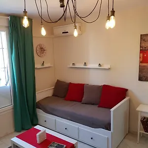 genuar-apartments-malaga-center.hotelsinnerja.org/
